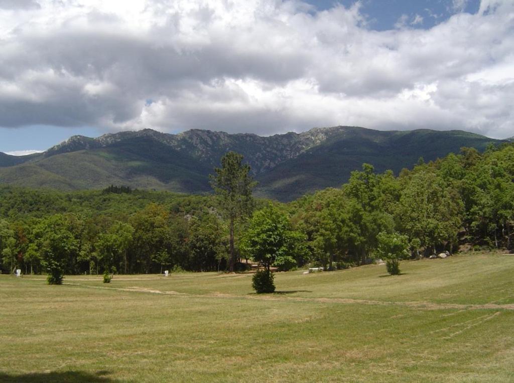 Camping Macanet De Cabrenys Ngoại thất bức ảnh