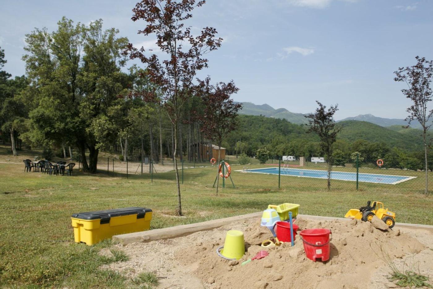 Camping Macanet De Cabrenys Ngoại thất bức ảnh