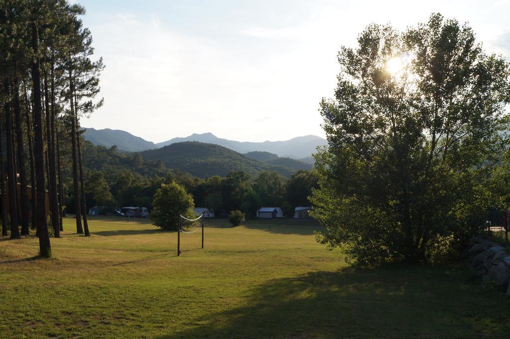 Camping Macanet De Cabrenys Ngoại thất bức ảnh